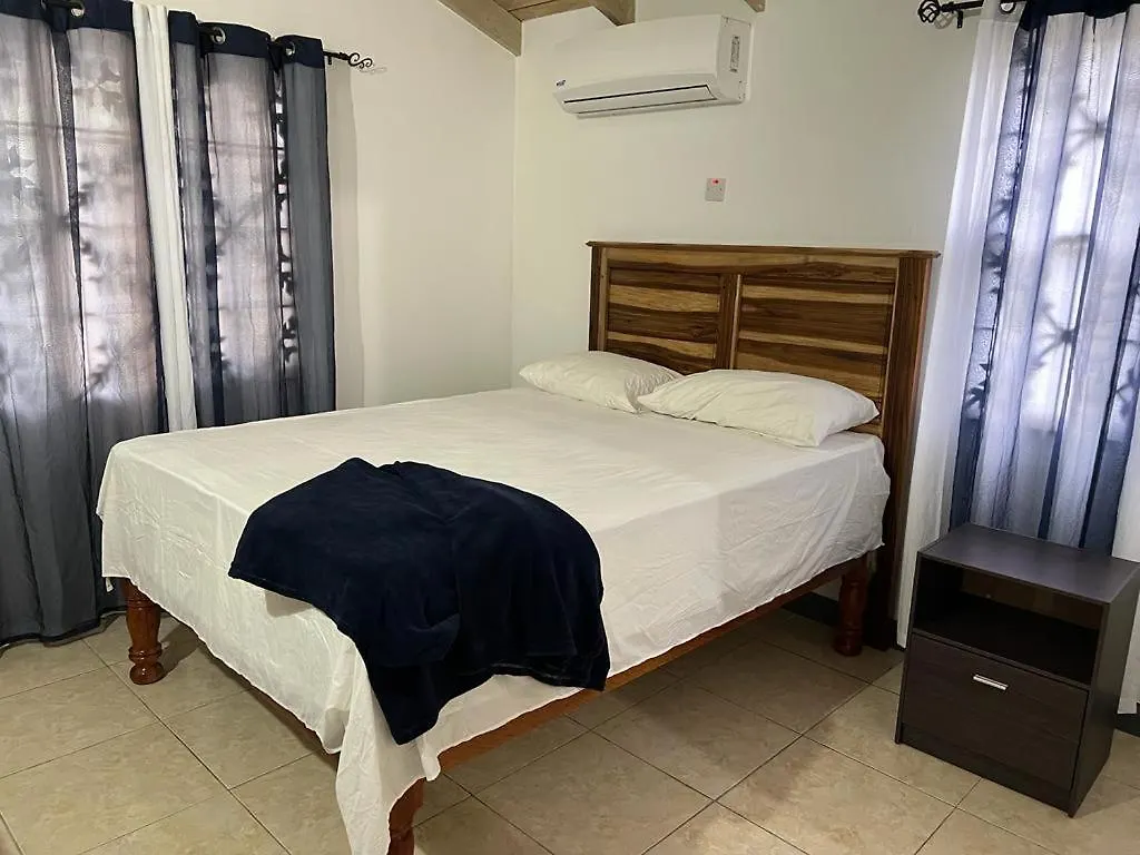 Splendid Sensation Hostel Falmouth Jamaica